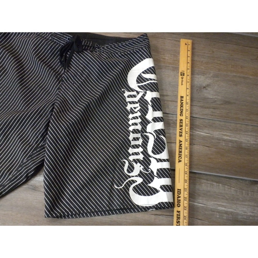Crusty Demons Board Shorts 38 Black 90s Freestyle MotoX Metal Mulisha Streetwear - Picture 12 of 12